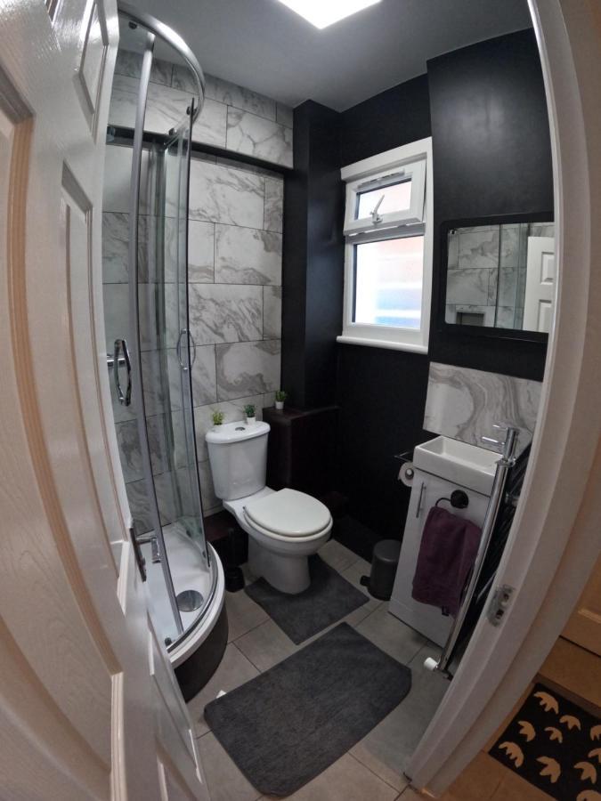 Studio Apartment In Saint Kew エクステリア 写真